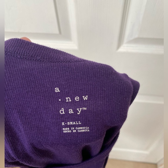 Basic Tank - Picture 2 of 2